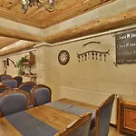 Aja Cappadocia Cave فندق أوروغوبْ